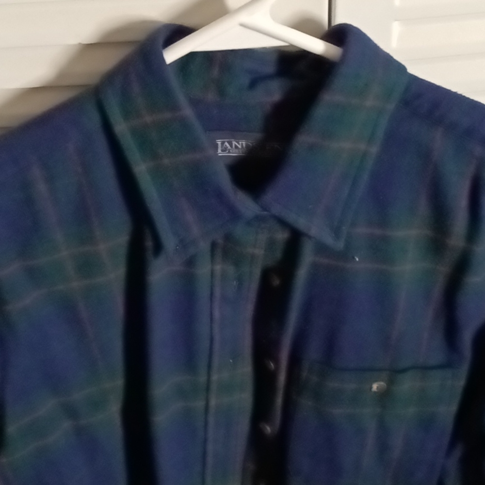 Flanel woman small size 6-8 flannel button dark blue plaid down long sleeve. New